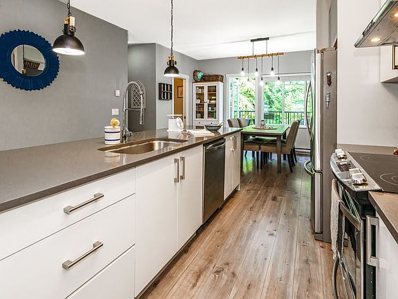 3rd image of 1219 Burke Mountain St #30