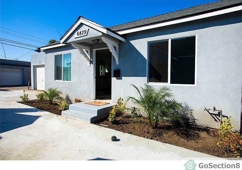 1st image of 6427 S Victoria Ave #6427