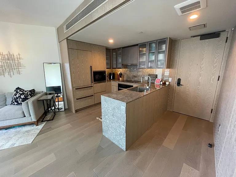 1000 Auahi St #521 — Photo 1
