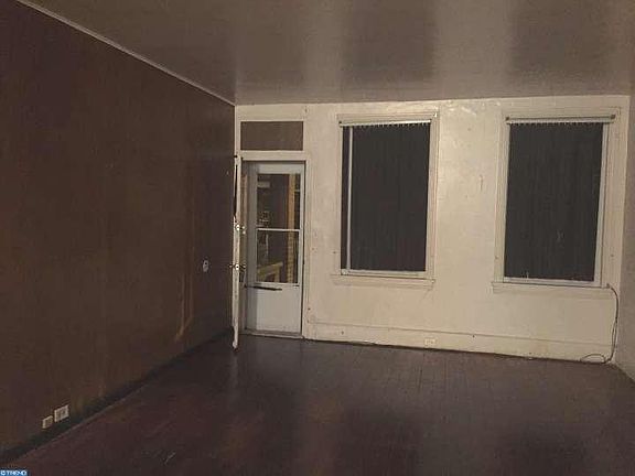 4th image of 1631 Lancaster Ave