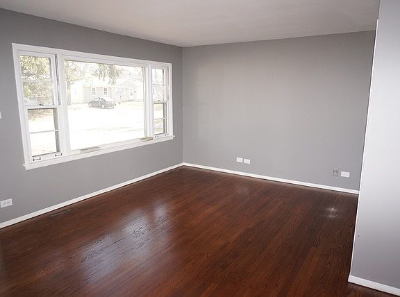 2nd image of 140 N Idlewild Ave