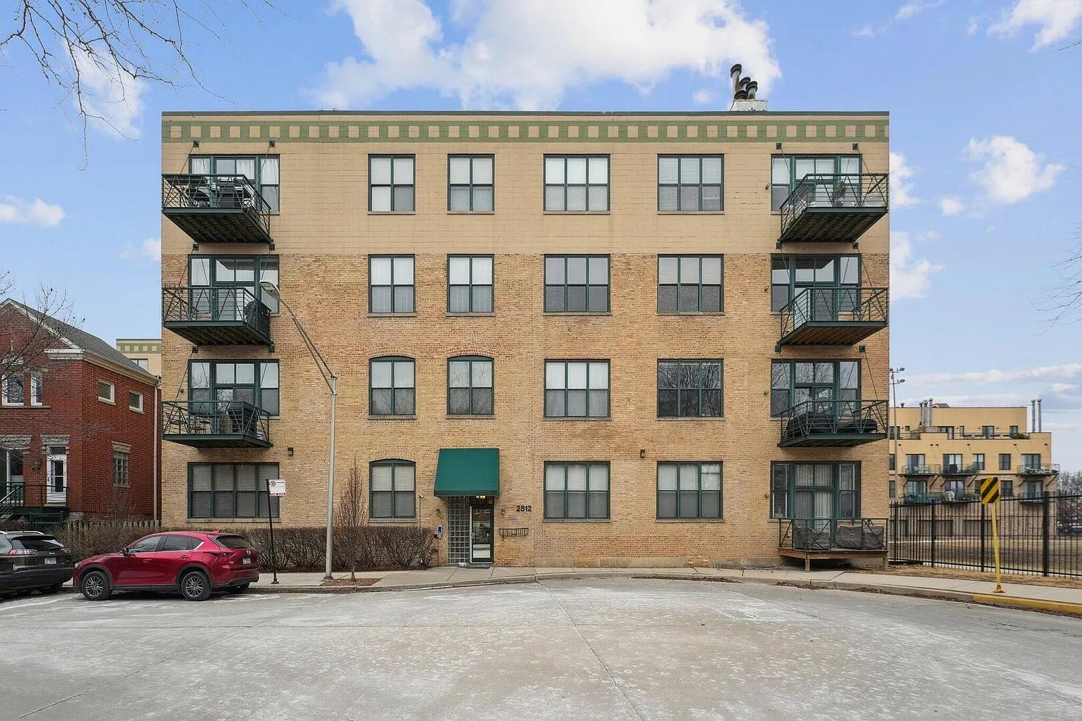 2512 N Bosworth Ave APT 202 photo 1