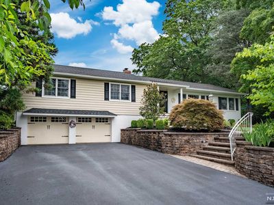 56 Melville Rd, Hillsdale, NJ, 07642
