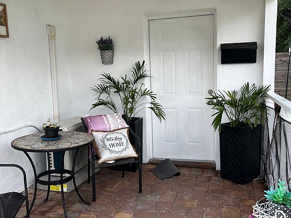 2nd image of 807 N Matanzas Ave #A