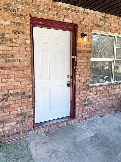 1st image of 800 Burwind Ct #2