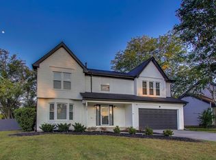 927 Garfield Ave, Libertyville, IL 60048