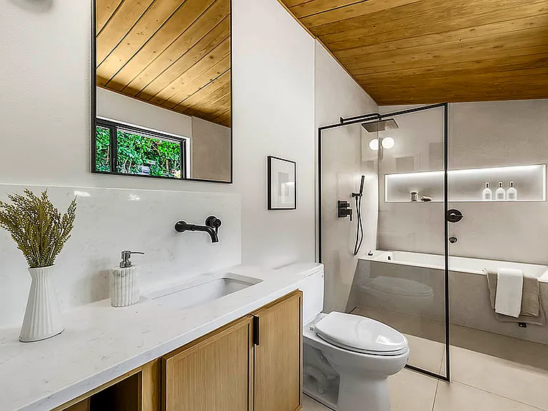 7936 Seward Park Ave S — Photo 42