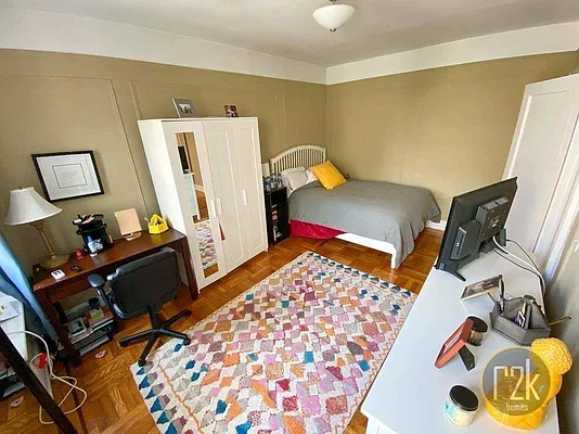 Rented by Realty 2000 Corp | media 18