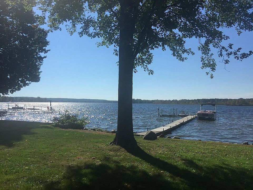 11232 Algonquin Dr, Pinckney, MI 48169 Zillow