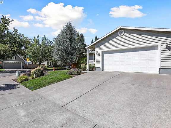 3rd image of 12973 Carmelita Pl