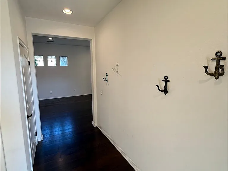 15 Galan St — Photo 4