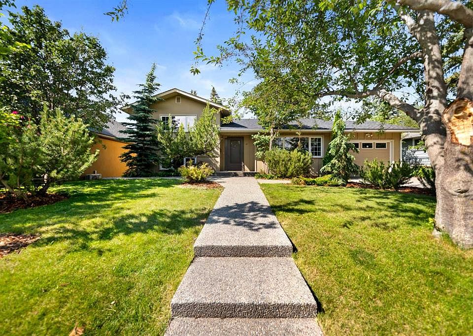 1st image of 21 NE Roseview Dr NW