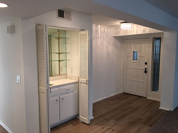 2nd image of 236 N Louise St Unit 209