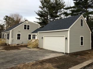 15 Ridgeway Ave, Gorham, ME 04038