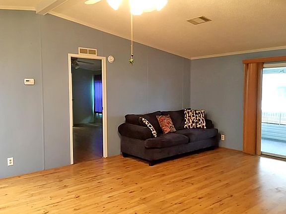 3rd image of 822 Sun Glow St #822