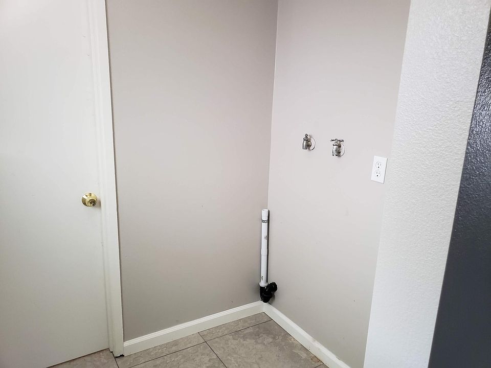 1st image of 1326 Lansing Ave