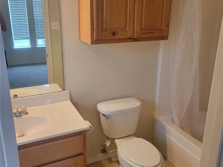 2317 Cornell Dr — Photo 8