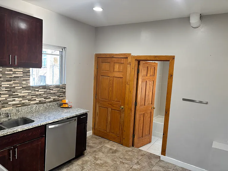 2315 N Washtenaw Ave #2 — Photo 6