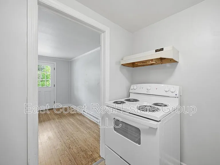 430R N Locust St — Photo 9
