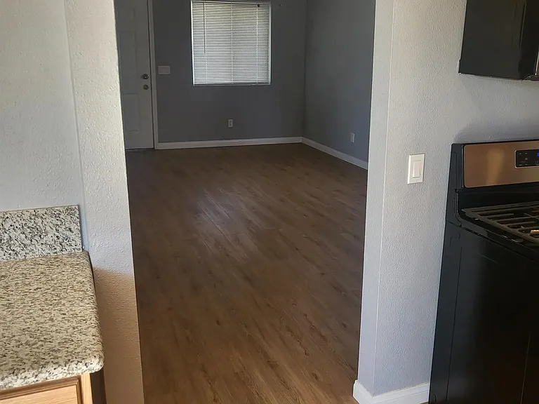 9344 Maple St — Photo 8