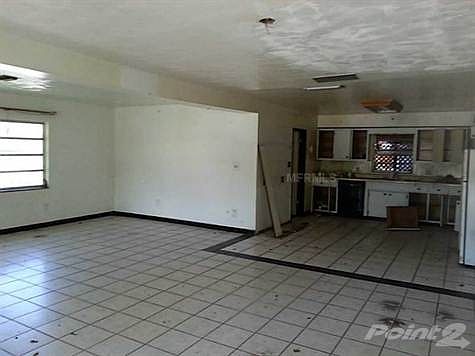 2nd image of 1802 E Shadowlawn Ave