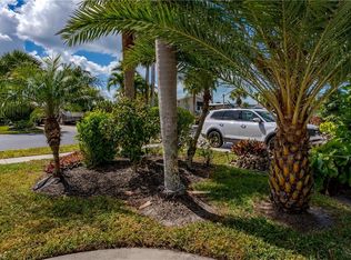 1076 Diamond Lake Cir, Naples, FL 34114