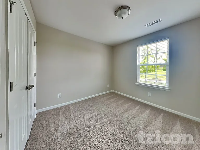 324 Kinsale Dr — Photo 12