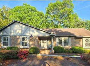 2122 Pebble Dr, Greensboro, NC 27410