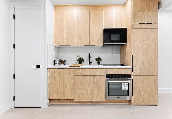 3rd image of 1503 8th Ave #2L