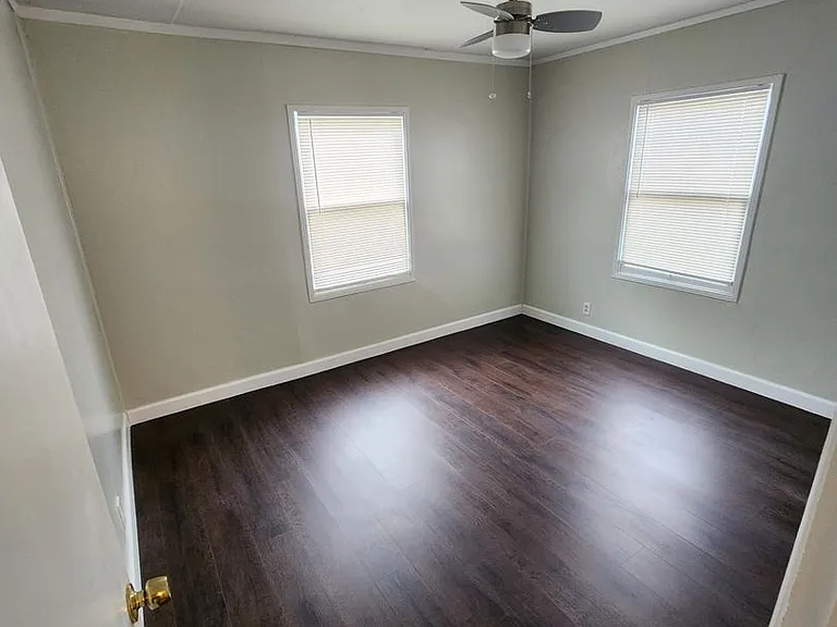 2231 Elton Ave — Photo 12