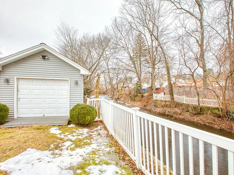 117 John Ave — Photo 29