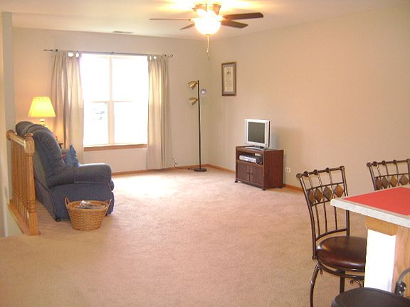 3rd image of 469 E Willow St #1