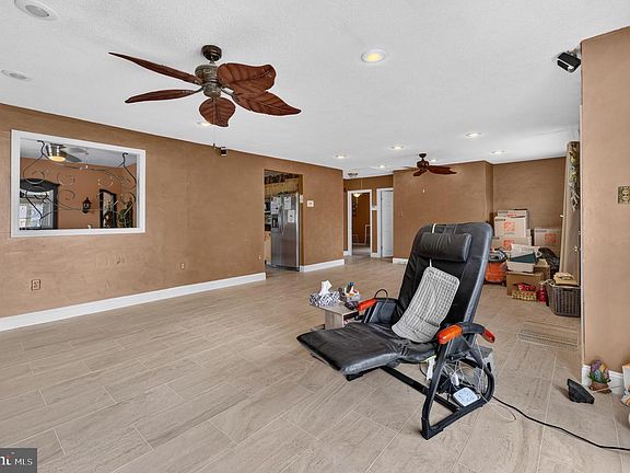 3rd image of 22 Woodbrook Rd