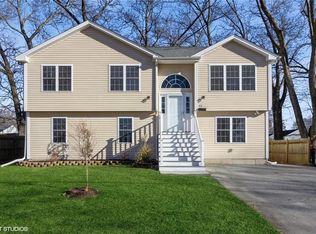 15 Flynn Ave, Cranston, RI 02920