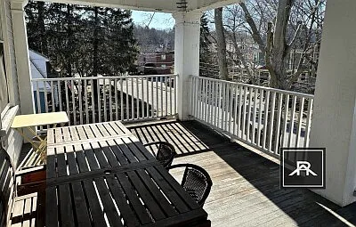 4 bed, 1.0 bath, 1200 sqft, $3,900 — Photo 3