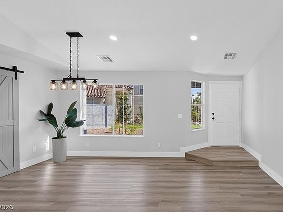5th image of 3204 Crescent Run Ct