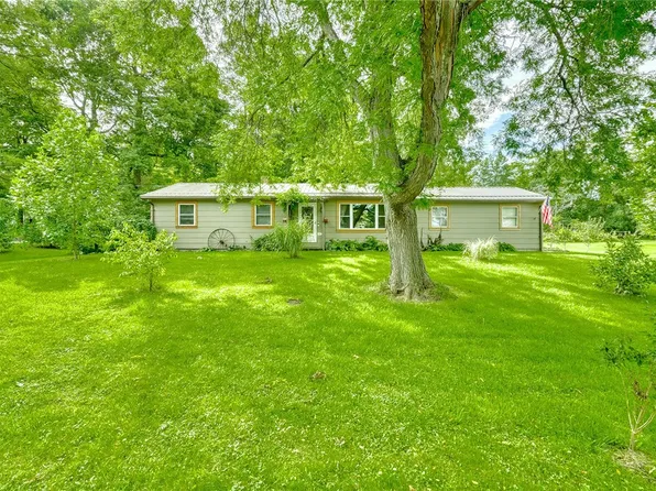 8 Bassett St, Rushville, NY 14544