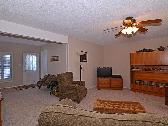 4th image of 1602 Marquette Dr