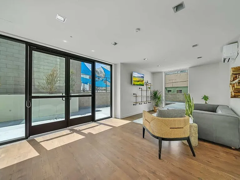 6762 Hawthorn Ave — Photo 15