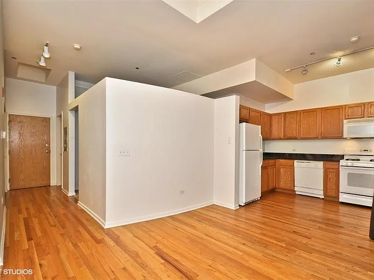 208 W Washington St #802 — Photo 5