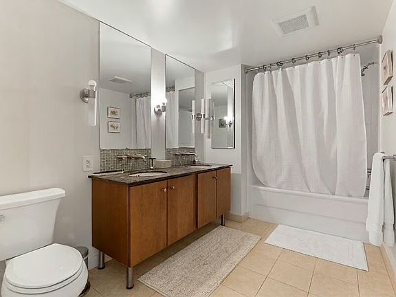 3rd image of 1025 1st St SE APT 405