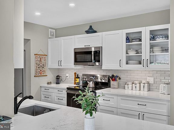 3rd image of 5100 Dorset Ave APT 309