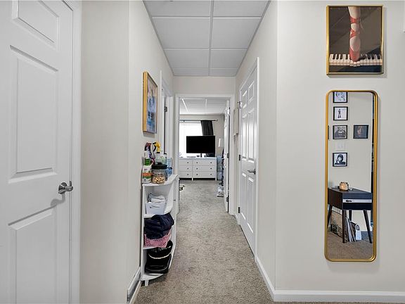 5th image of 252 Walnut St #205