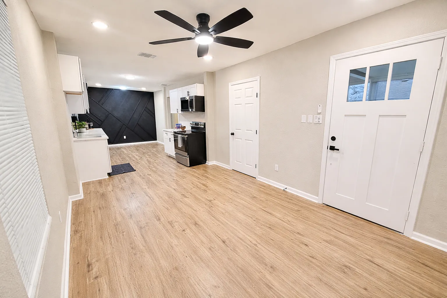 4 bed, 1200 sqft, $1,750 — Photo 4