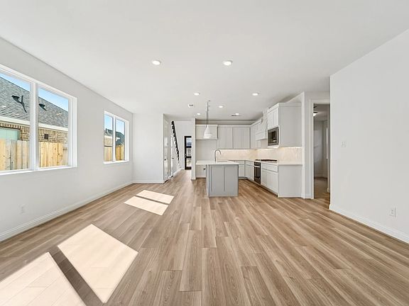 Plan 3049 dining - staged