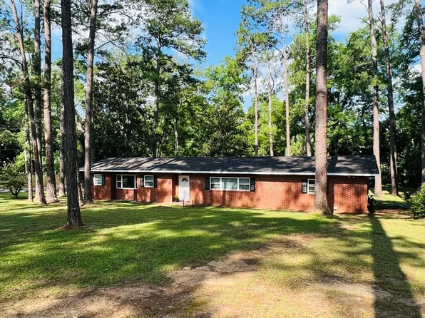 590 4th St SE, Cairo, GA 39828