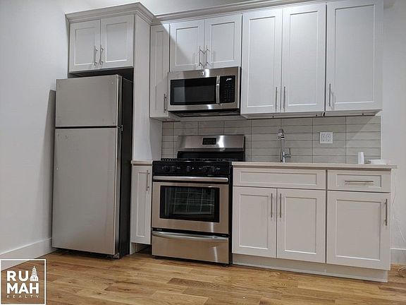 2nd image of 223 Howard Ave #2R