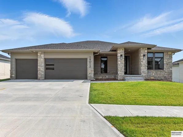 19012 Sycamore Dr, Gretna, NE 68028