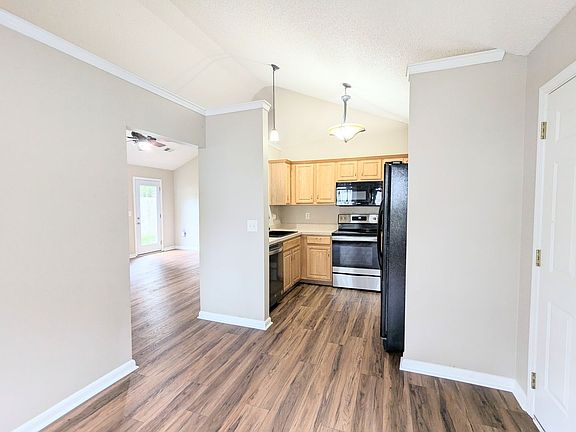 5th image of 105 Bainsbury Ln