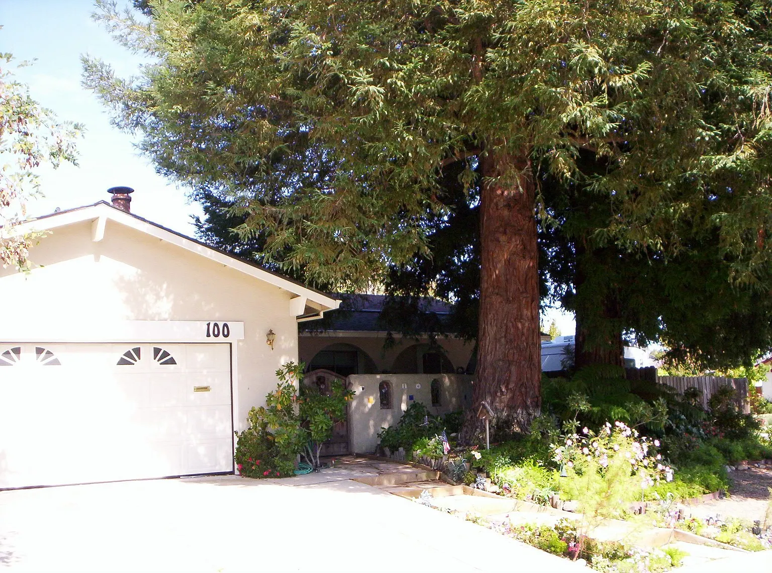 100 Scarboro Pl photo 1